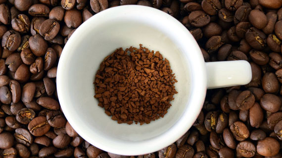 Kawa rozpuszczalna w filiżance